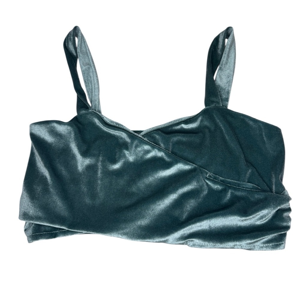 Originality Velvet Criss Cross Crop Top